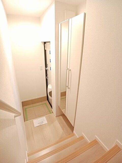 物件内観写真11　(玄関)