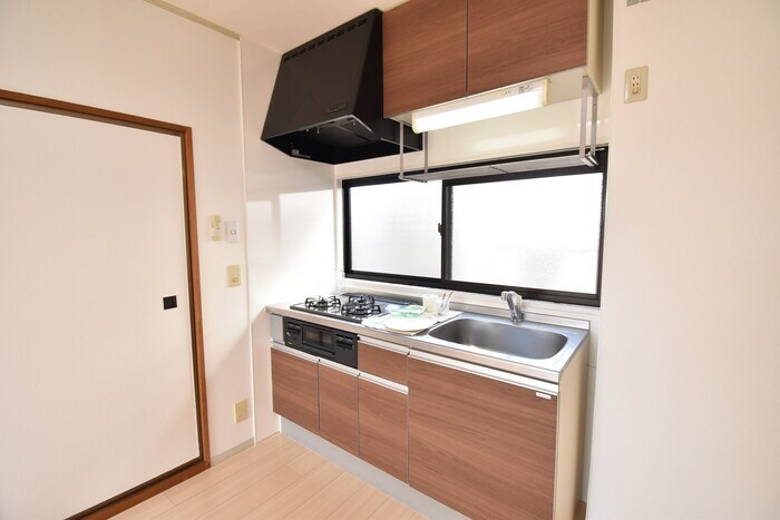 物件内観写真3　(システムキッチン)