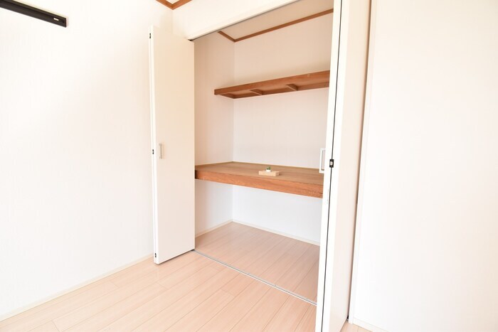 物件内観写真10　(物入)