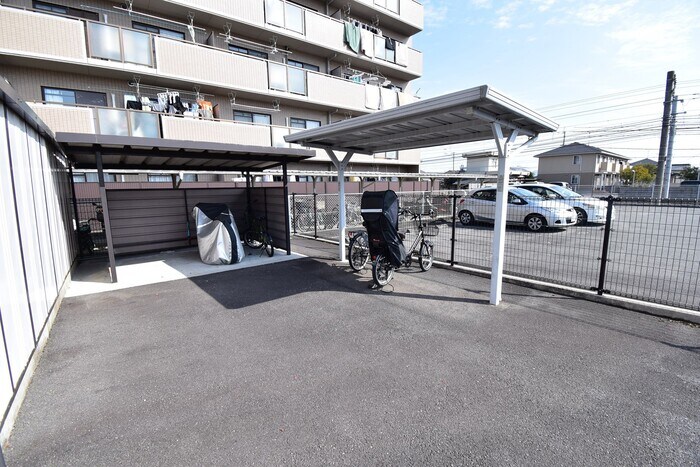 物件内観写真24　(駐輪場)