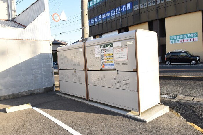 物件内観写真17　(ゴミ庫)