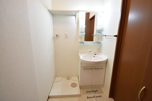 洗面・脱衣所(洗髪洗面化粧台・室内洗濯機置き場)
