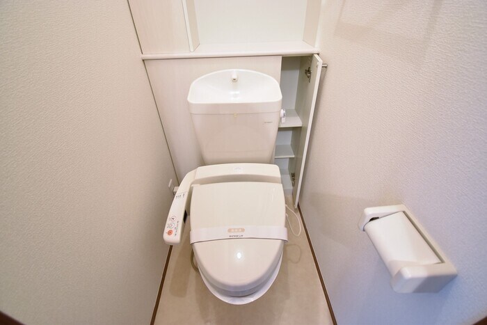 物件内観写真8　(温水洗浄暖房便座)