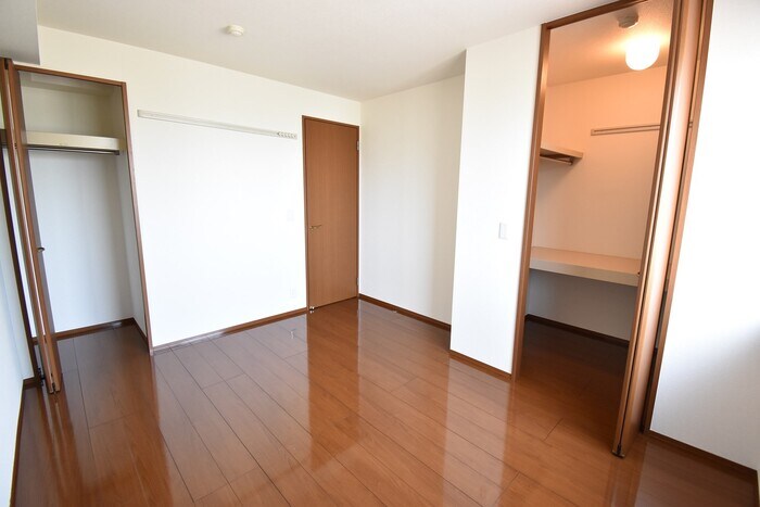 物件内観写真9　(洋室6．5帖)