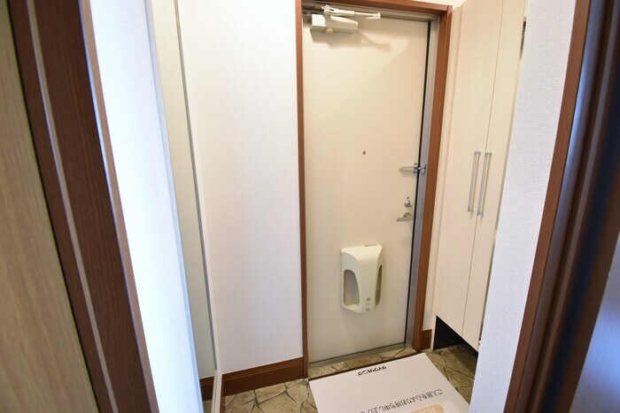 物件内観写真18　(玄関)