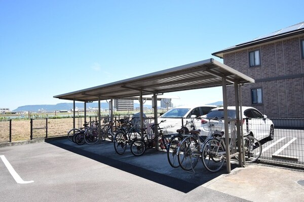 建物設備(駐輪場)