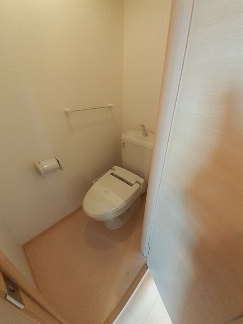 物件内観写真8　(トイレ)