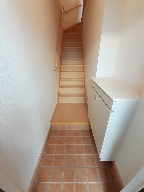 物件内観写真13　(玄関)