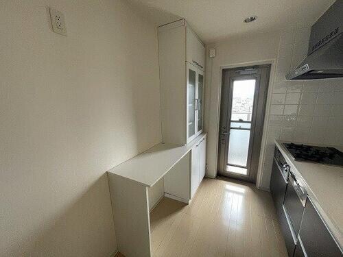 物件内観写真10　(収納：食器棚（原状回復工事後2025/9）     （202)