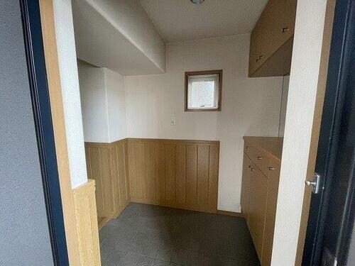 物件内観写真8　(玄関：玄関（原状回復工事後2025/9）     （2025)