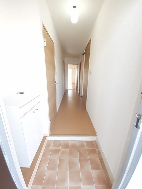 物件内観写真10　(玄関)