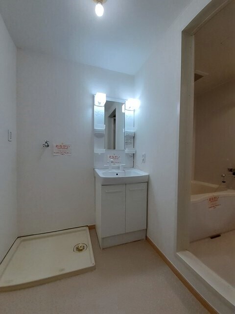 物件内観写真11　(洗面所)