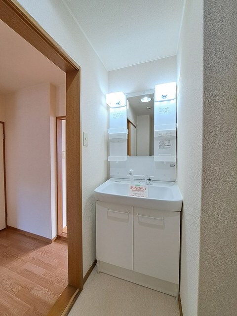 物件内観写真11　(洗面所)