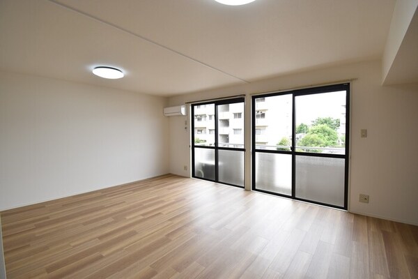居室(ＬＤＫ１６．５帖)