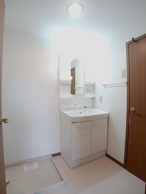 物件内観写真6　(洗面所)