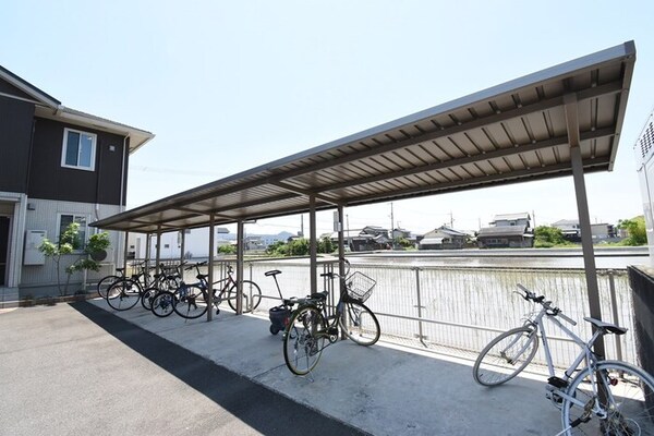 建物設備(駐輪場)