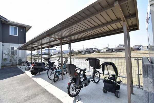 建物設備(駐輪場)