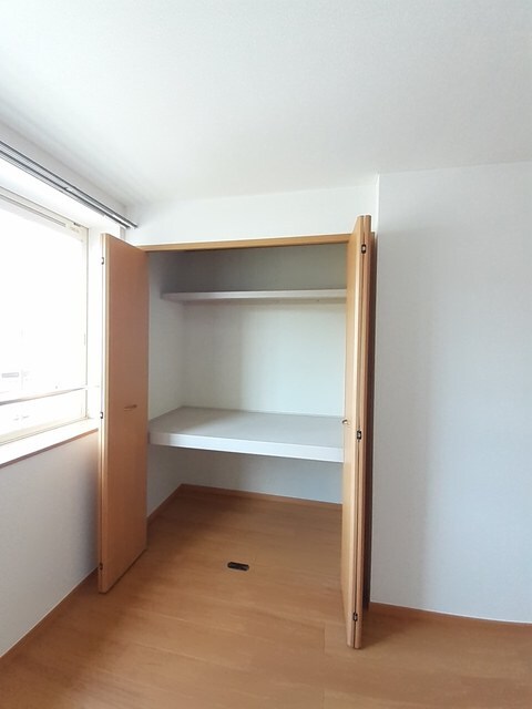 物件内観写真10　(収納)