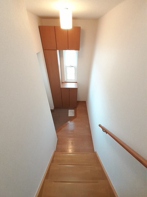 物件内観写真11　(玄関)