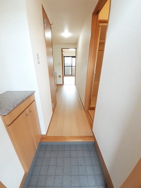 物件内観写真11　(玄関)