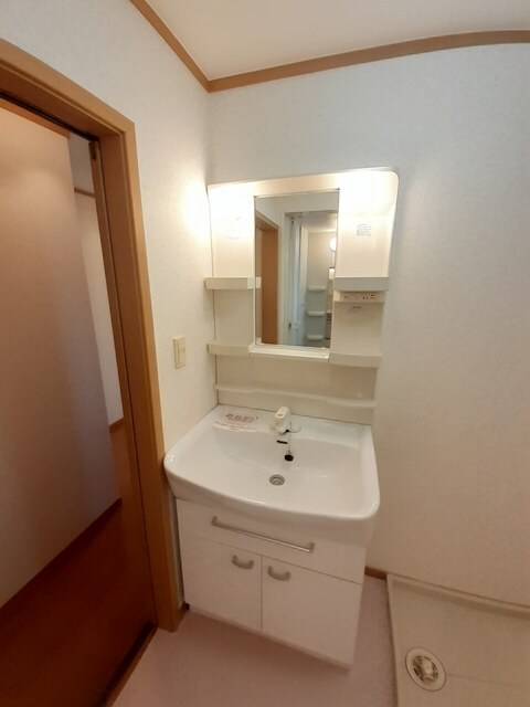 物件内観写真8　(洗面所)