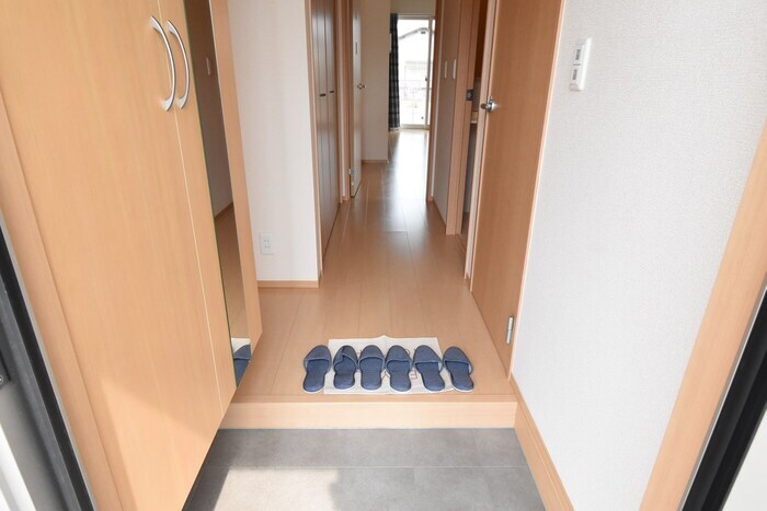 物件内観写真12　(玄関 シューズボックス（トールタイプ）)