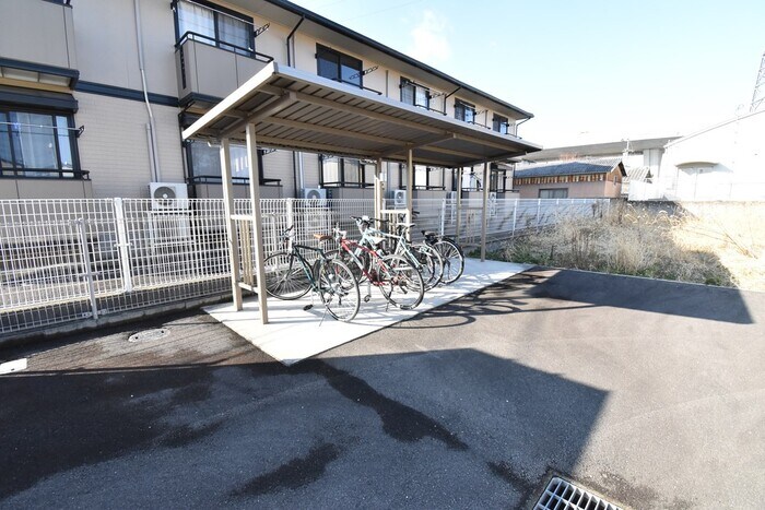 物件内観写真18　(駐輪場)