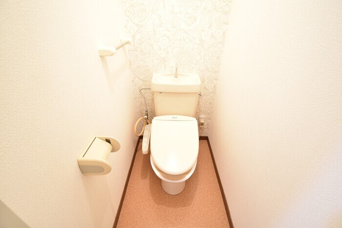 物件内観写真8　(温水洗浄暖房便座)