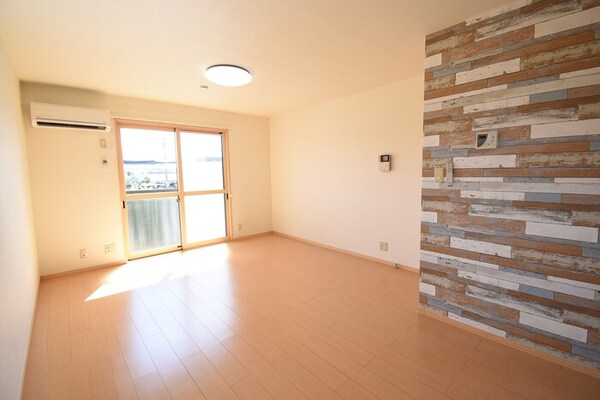 居室(ＬＤＫ１１．２帖)