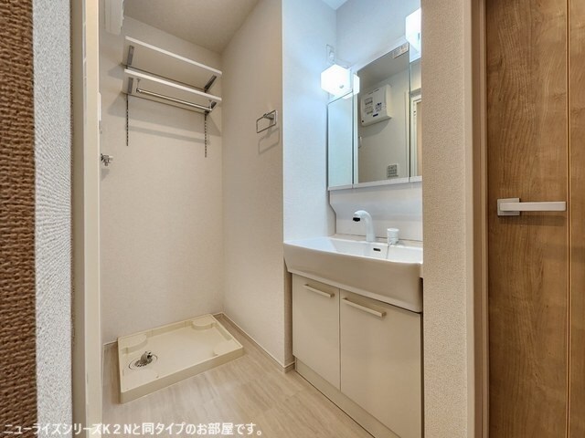 物件内観写真5　(洗面所)