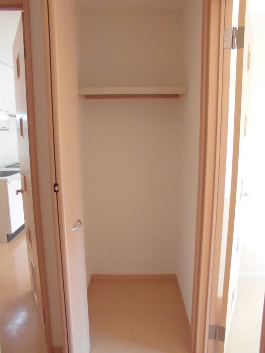 物件内観写真13　(収納)