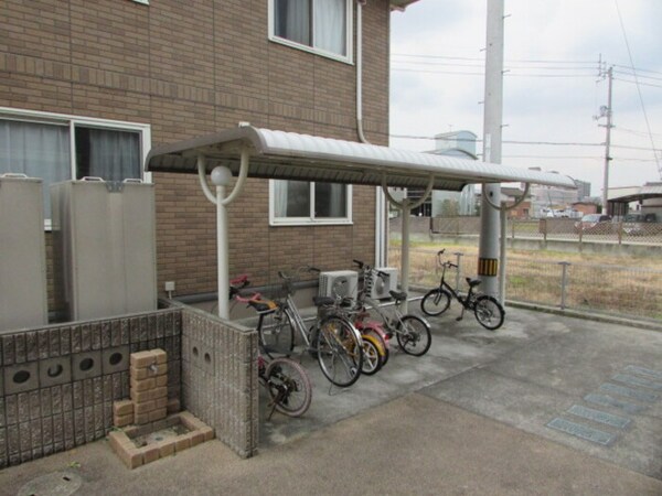 建物設備(駐輪場)