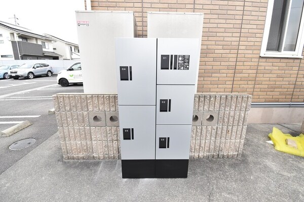宅配ボックス
