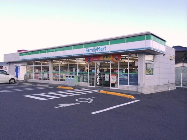 ファミリーマート 高松中央通り店 0.4km