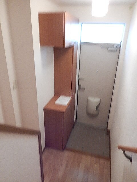 物件内観写真9　(玄関)