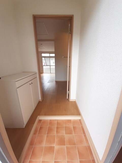 物件内観写真11　(玄関)