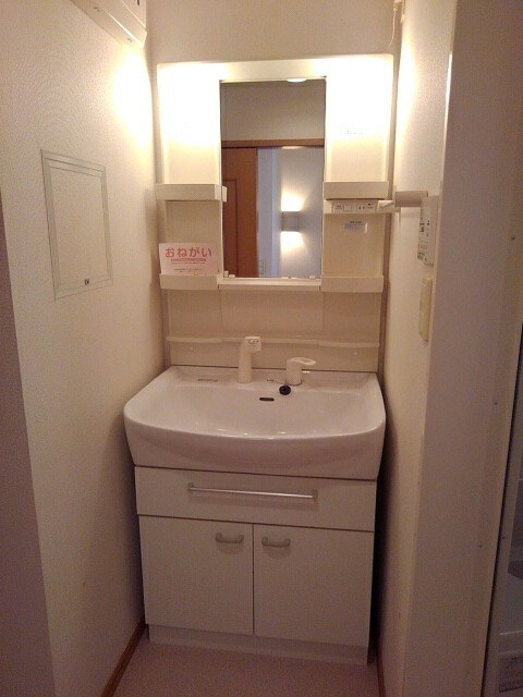 物件内観写真6　(洗面所)