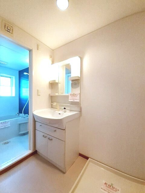 物件内観写真6　(洗面所)