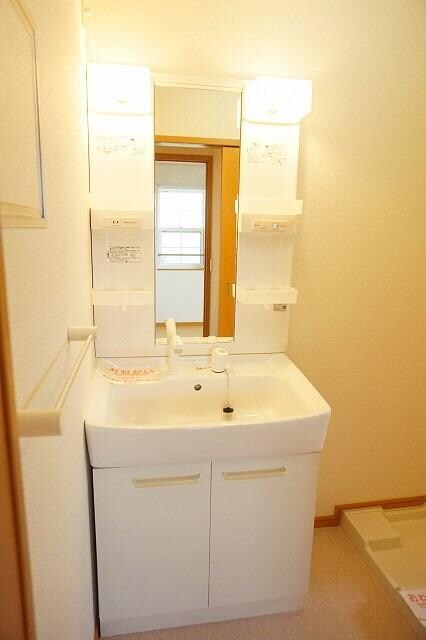 物件内観写真9　(洗面所)