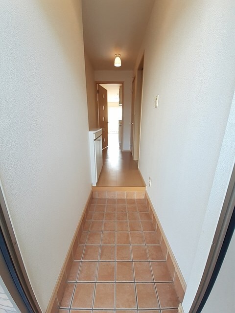 物件内観写真11　(玄関)