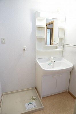 物件内観写真6　(洗面所)