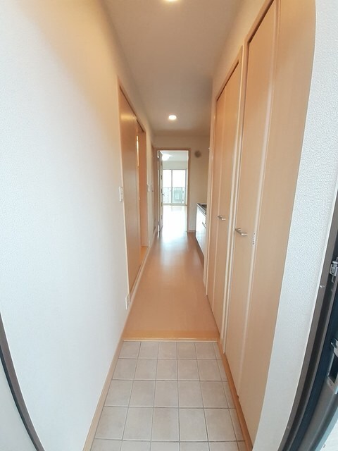 物件内観写真10　(玄関)