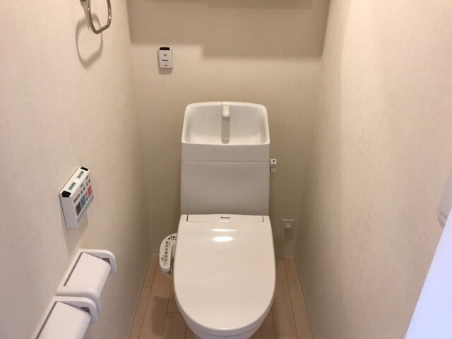 物件内観写真7　(シャワー付トイレ(イメージ))