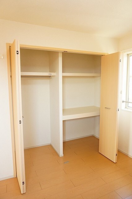 物件内観写真11　(収納)