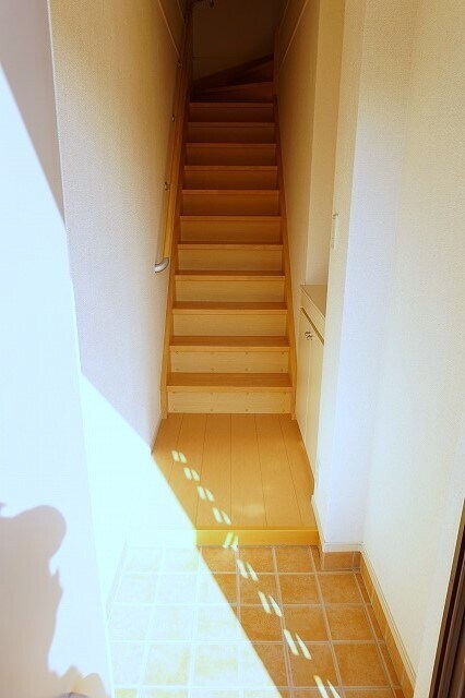 物件内観写真13　(玄関)