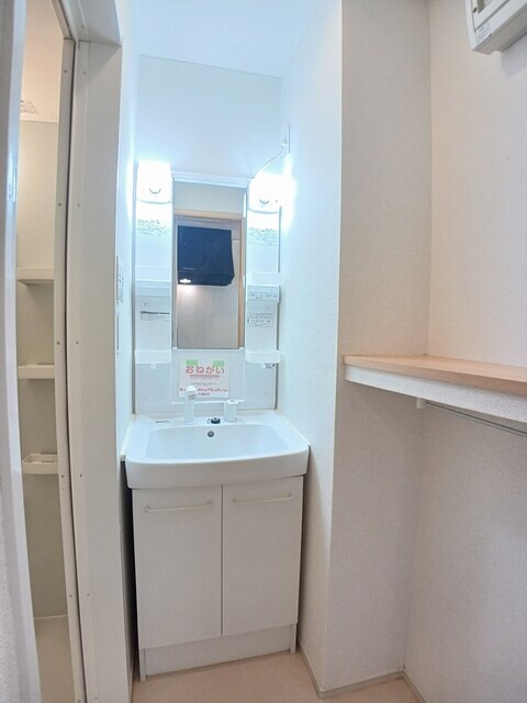 物件内観写真6　(洗面所)