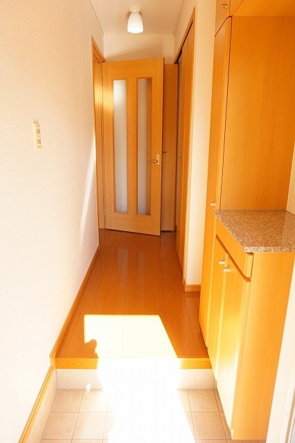 物件内観写真11　(玄関)