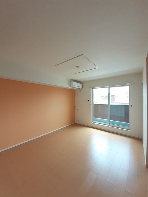 物件内観写真8　(居室・リビング)