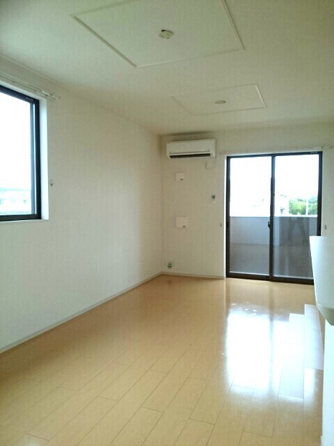 物件内観写真5　(居室・リビング)