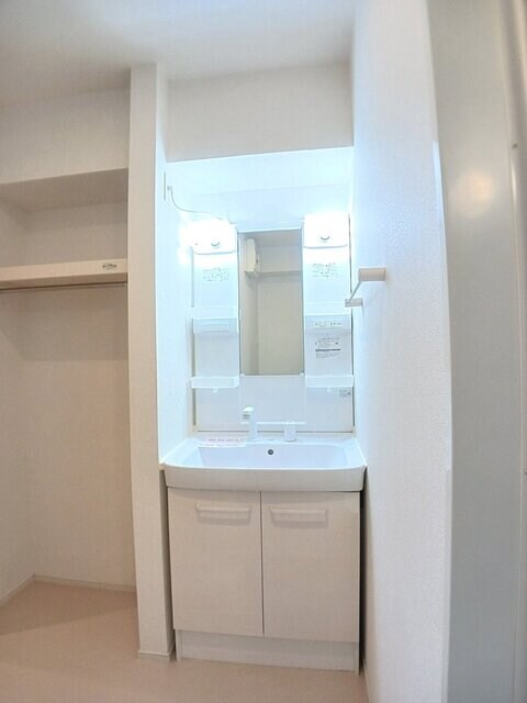 物件内観写真11　(洗面所)